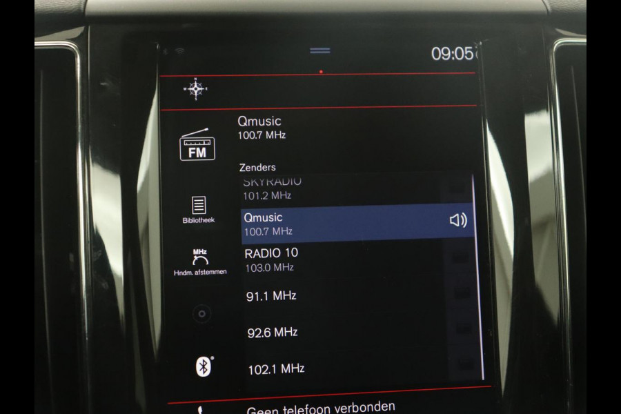 Volvo XC60 2.0 D4 Momentum | Carplay | Camera | Climate control | Navigatie | Cruise control | Full LED | LMV 17 inch | Lane assist