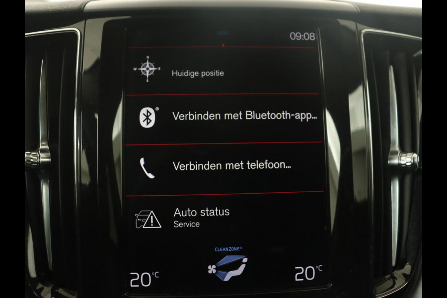 Volvo XC60 2.0 D4 Momentum | Carplay | Camera | Climate control | Navigatie | Cruise control | Full LED | LMV 17 inch | Lane assist