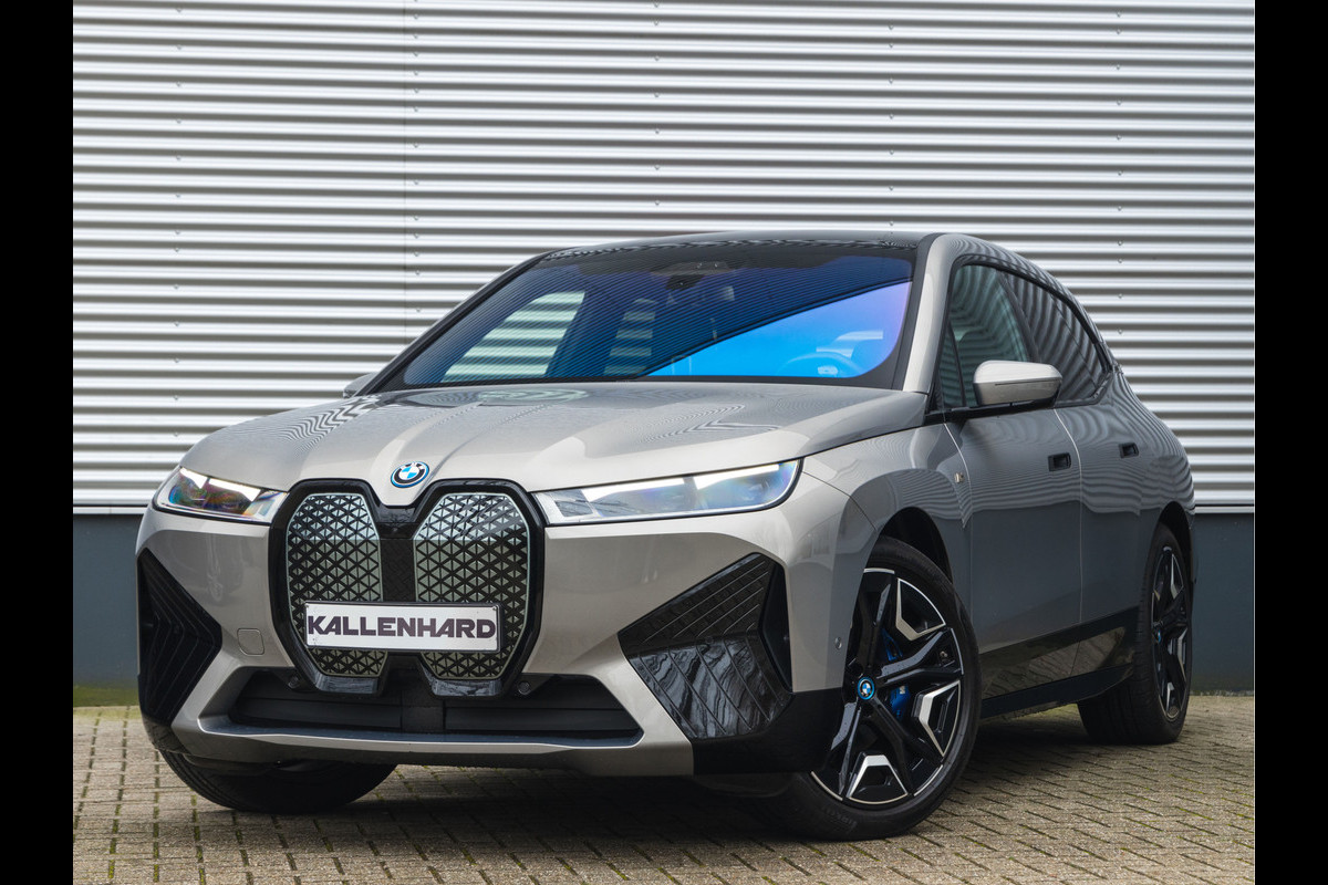 BMW iX M60 High Executive - Pano - Trekhaak - 112kWh