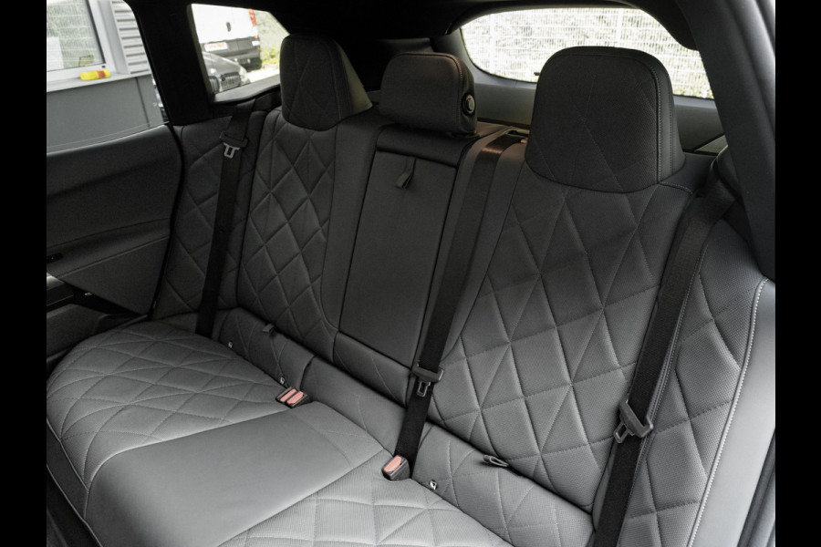 BMW iX M60 High Executive - Pano - Trekhaak - 112kWh