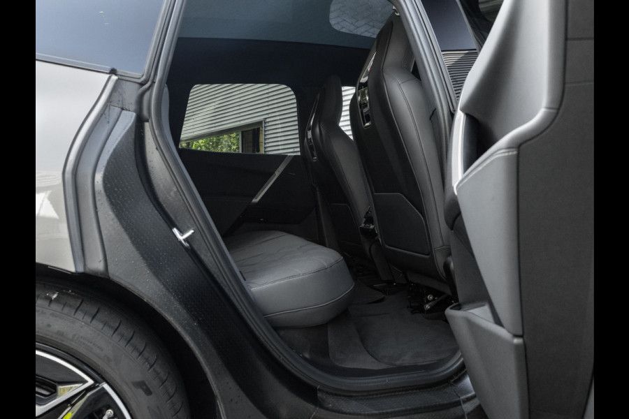 BMW iX M60 High Executive - Pano - Trekhaak - 112kWh