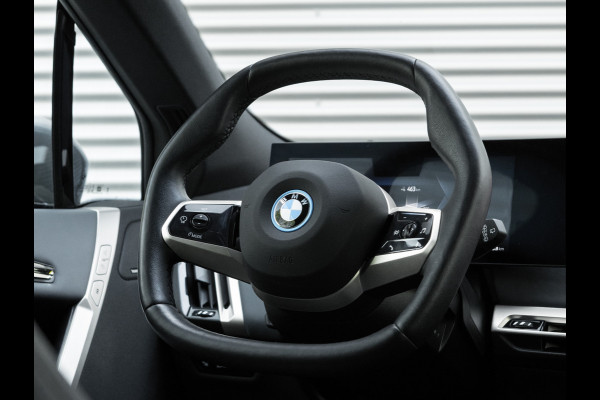 BMW iX M60 High Executive - Pano - Trekhaak - 112kWh