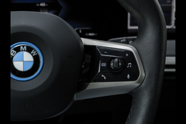 BMW iX M60 High Executive - Pano - Trekhaak - 112kWh