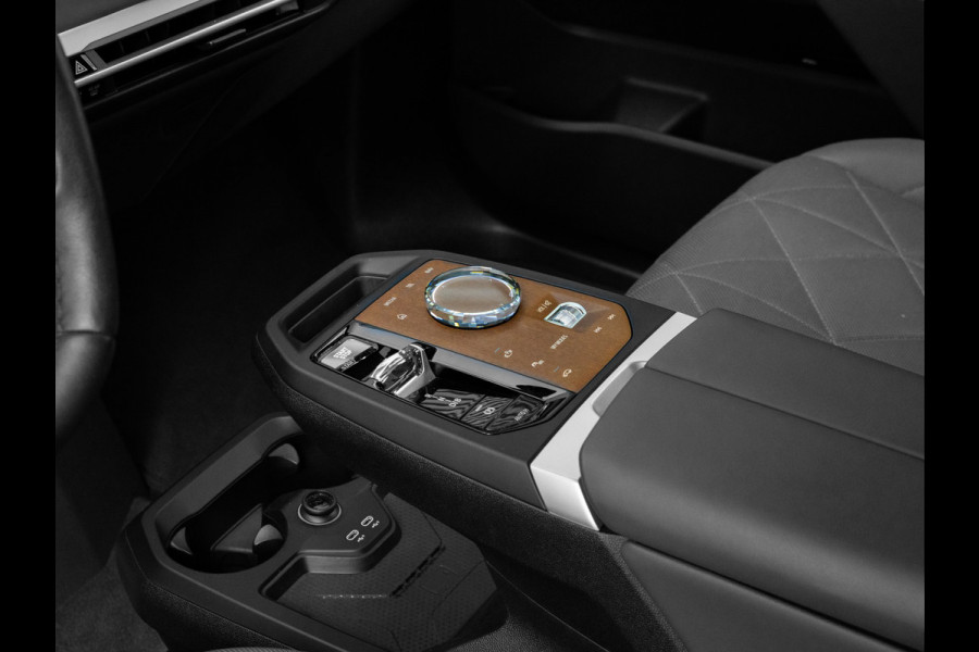 BMW iX M60 High Executive - Pano - Trekhaak - 112kWh
