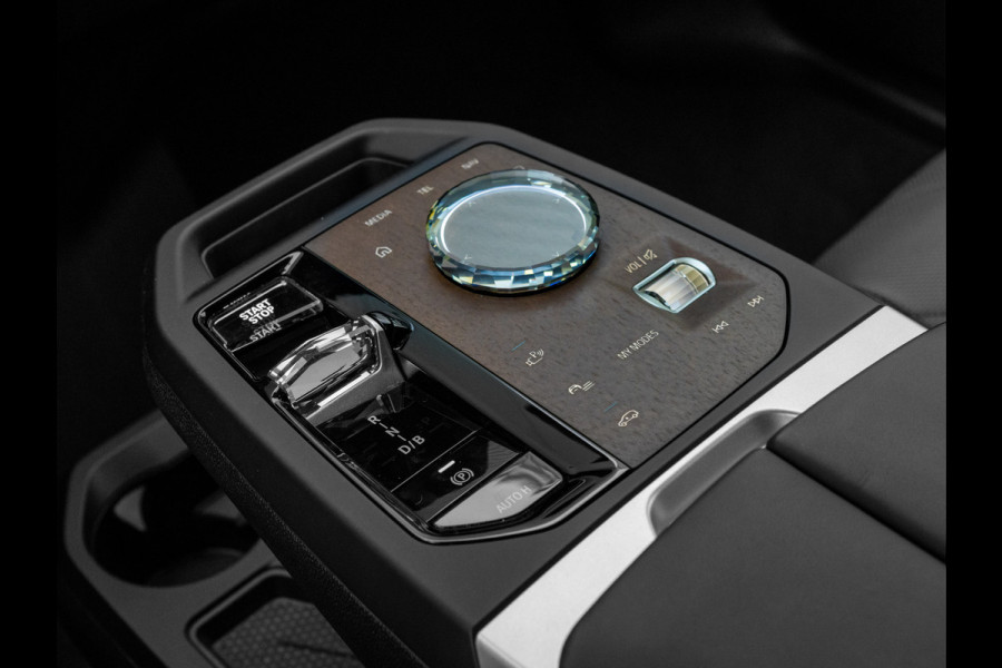 BMW iX M60 High Executive - Pano - Trekhaak - 112kWh