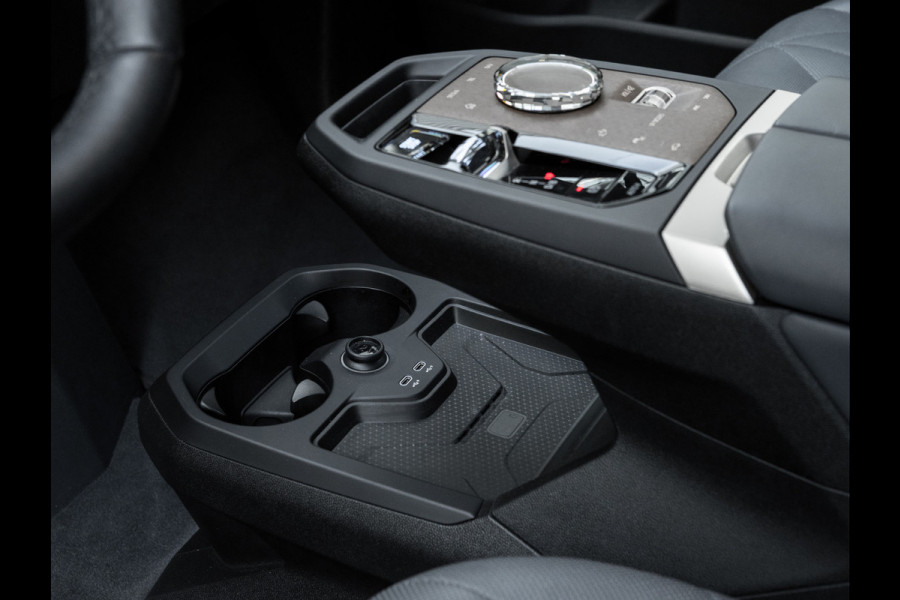 BMW iX M60 High Executive - Pano - Trekhaak - 112kWh