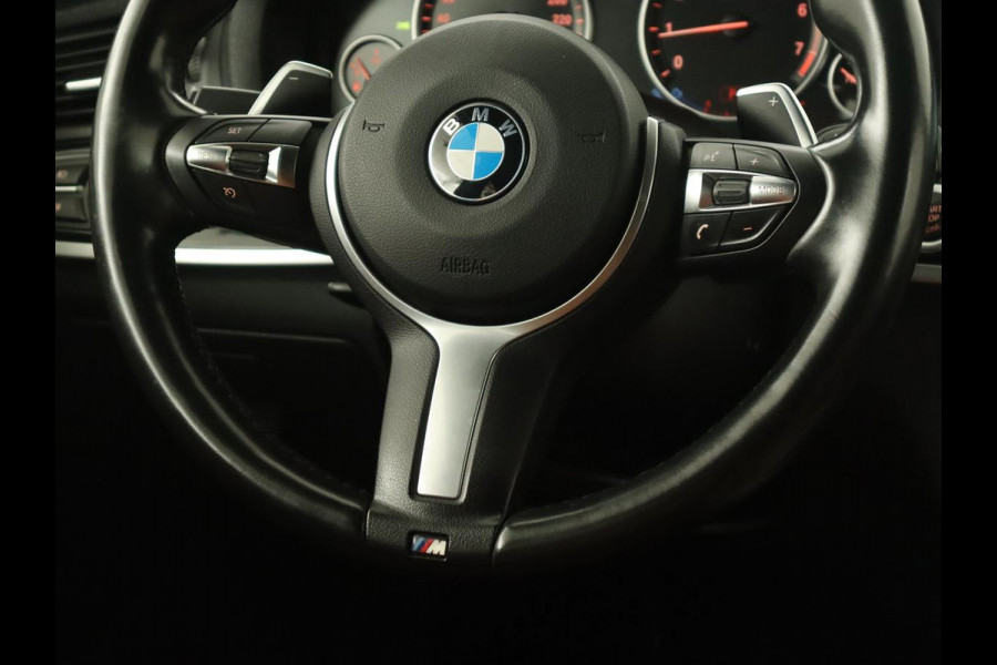 BMW X3 sDrive20i High Executive | M Sport | Panoramadak | Carplay | Trekhaak | Leder | Sportstoelen | Camera | Stoelverwarming | Xenon | Navigatie | 19'' lichtmetalen velgen