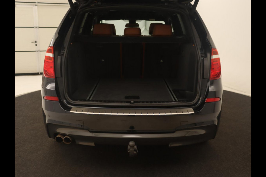 BMW X3 sDrive20i High Executive | M Sport | Panoramadak | Carplay | Trekhaak | Leder | Sportstoelen | Camera | Stoelverwarming | Xenon | Navigatie | 19'' lichtmetalen velgen