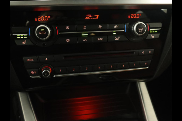 BMW X3 sDrive20i High Executive | M Sport | Panoramadak | Carplay | Trekhaak | Leder | Sportstoelen | Camera | Stoelverwarming | Xenon | Navigatie | 19'' lichtmetalen velgen