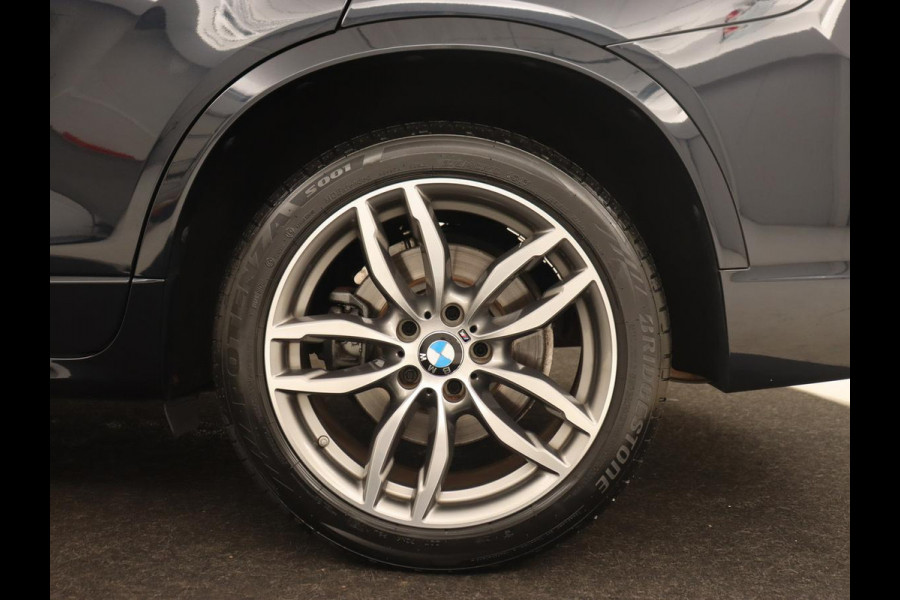BMW X3 sDrive20i High Executive | M Sport | Panoramadak | Carplay | Trekhaak | Leder | Sportstoelen | Camera | Stoelverwarming | Xenon | Navigatie | 19'' lichtmetalen velgen