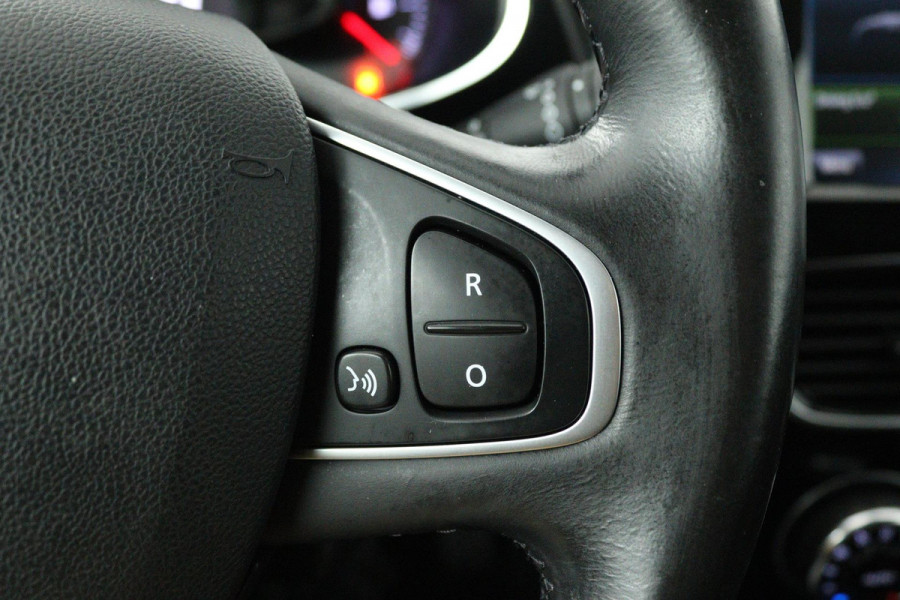 Renault Clio Estate 0.9 TCe Intens Sport (NAVIGATIE, CLIMA, PARKEERSENSOREN, LED, STUURBEDIENING)