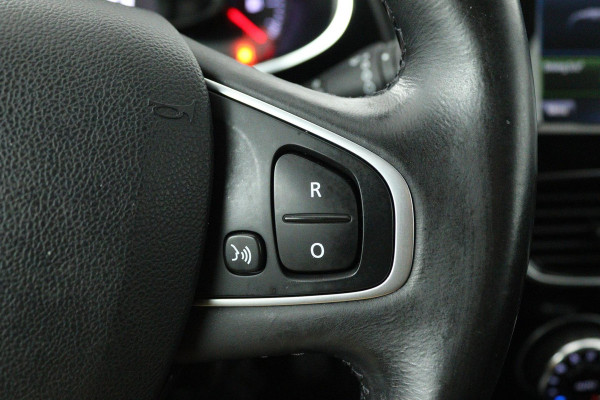Renault Clio Estate 0.9 TCe Intens Sport (NAVIGATIE, CLIMA, PARKEERSENSOREN, LED, STUURBEDIENING)