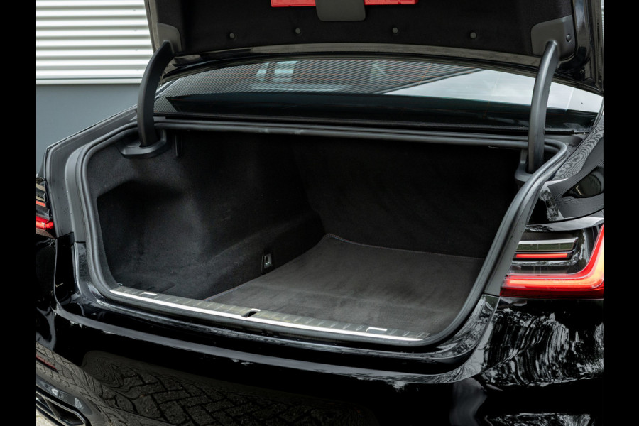 BMW 7 Serie 740d xDrive M-Sport - Dak - Active Steering - Standkachel - Massagezetels