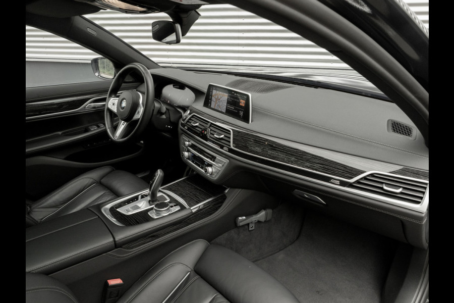 BMW 7 Serie 740d xDrive M-Sport - Dak - Active Steering - Standkachel - Massagezetels