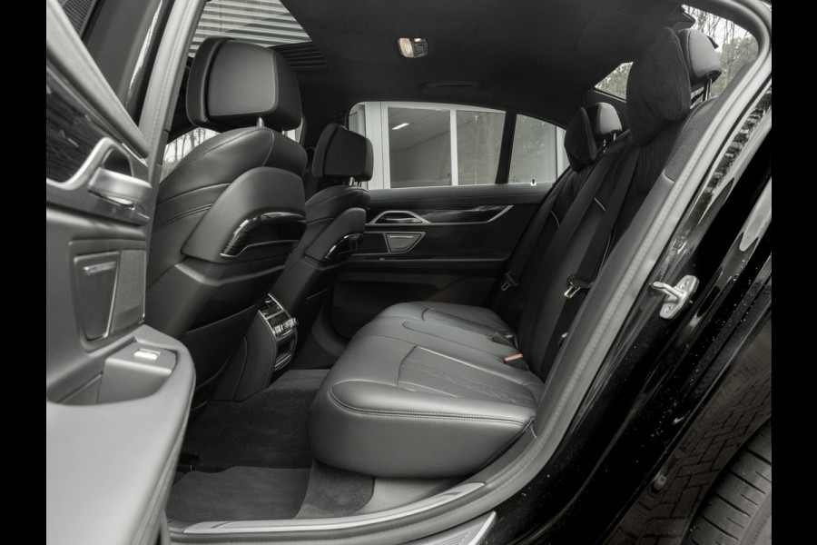 BMW 7 Serie 740d xDrive M-Sport - Dak - Active Steering - Standkachel - Massagezetels