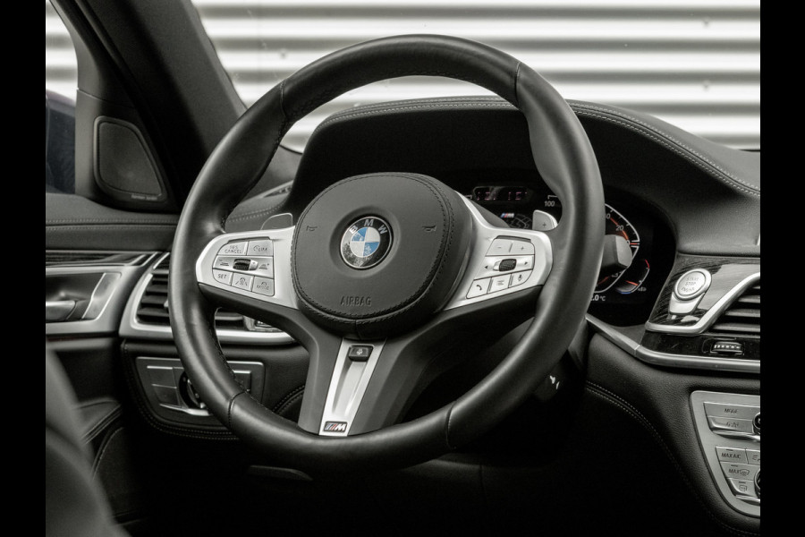 BMW 7 Serie 740d xDrive M-Sport - Dak - Active Steering - Standkachel - Massagezetels