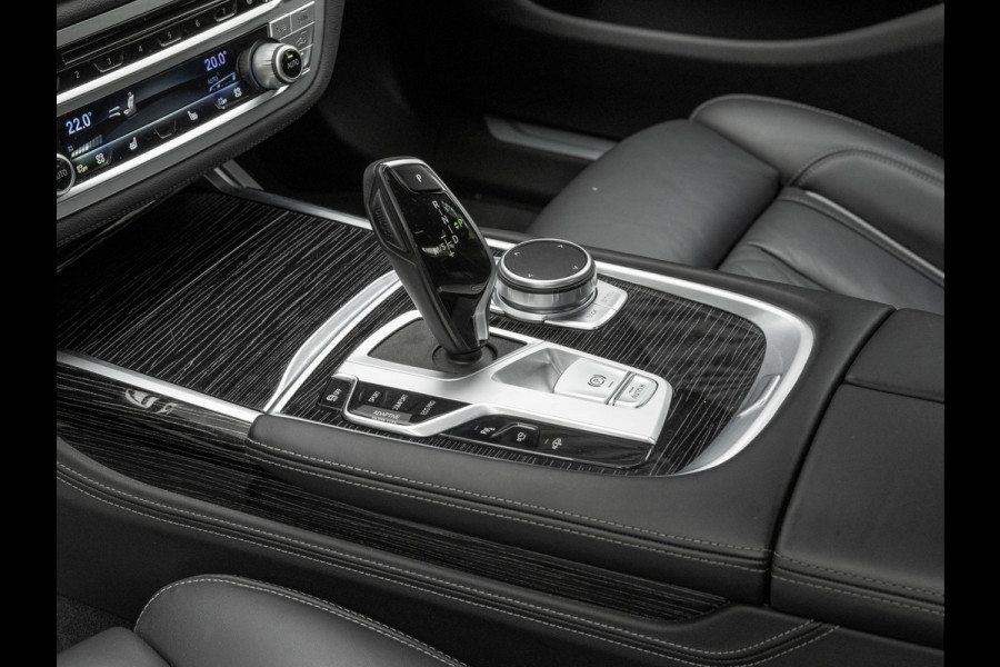 BMW 7 Serie 740d xDrive M-Sport - Dak - Active Steering - Standkachel - Massagezetels