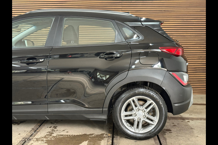 Hyundai Kona 1.0 T-GDI Comfort Smart | Carplay | Camera | Stoelverwarming | LED Hyundai Kona 1.0 T-GDI Comfort Smart | Carplay | Camera | Stoelverwarming | LED