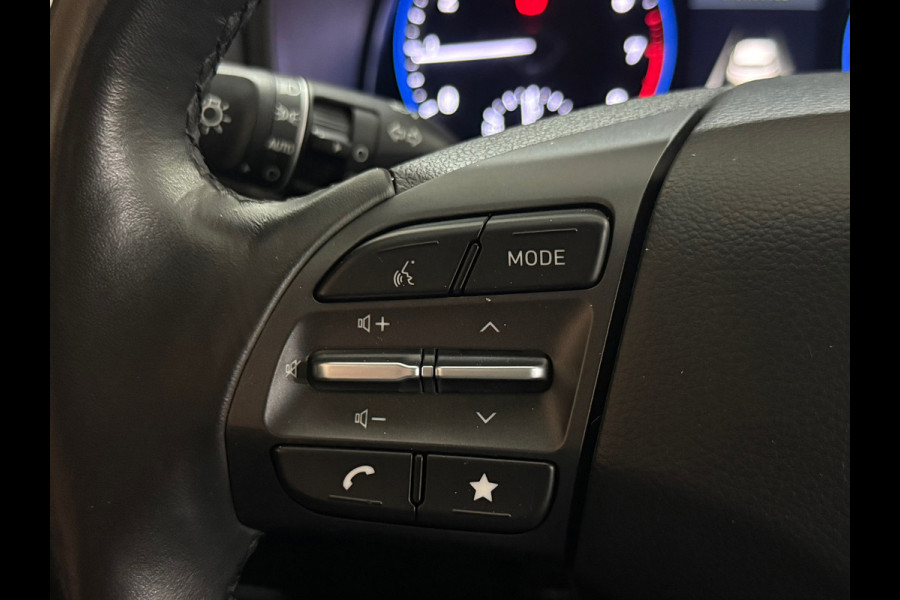 Hyundai Kona 1.0 T-GDI Comfort Smart | Carplay | Camera | Stoelverwarming | LED Hyundai Kona 1.0 T-GDI Comfort Smart | Carplay | Camera | Stoelverwarming | LED