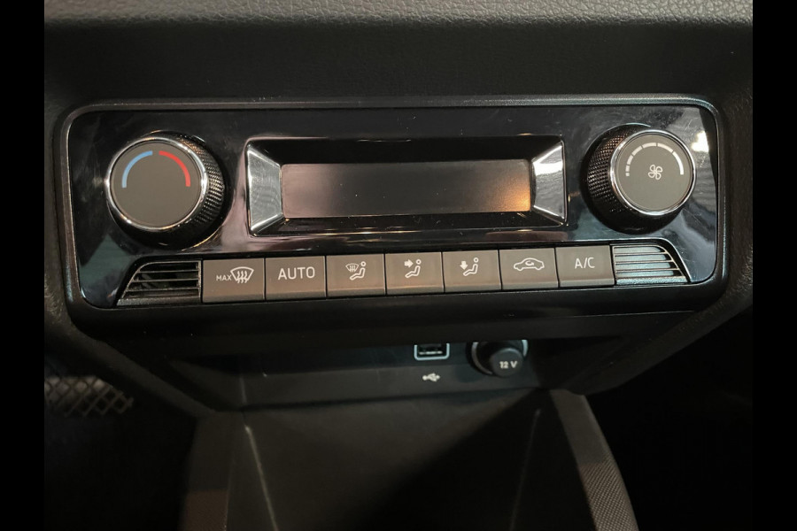 Škoda Fabia Combi 1.0 TSI DSG Ambition | Navigatie | App Connect | Camera | Cruise Control | Extra getint glas | Dab Škoda Fabia Combi 1.0 TSI DSG Ambition | Navigatie | App Connect | Camera | Cruise Control | Extra getint glas | Dab