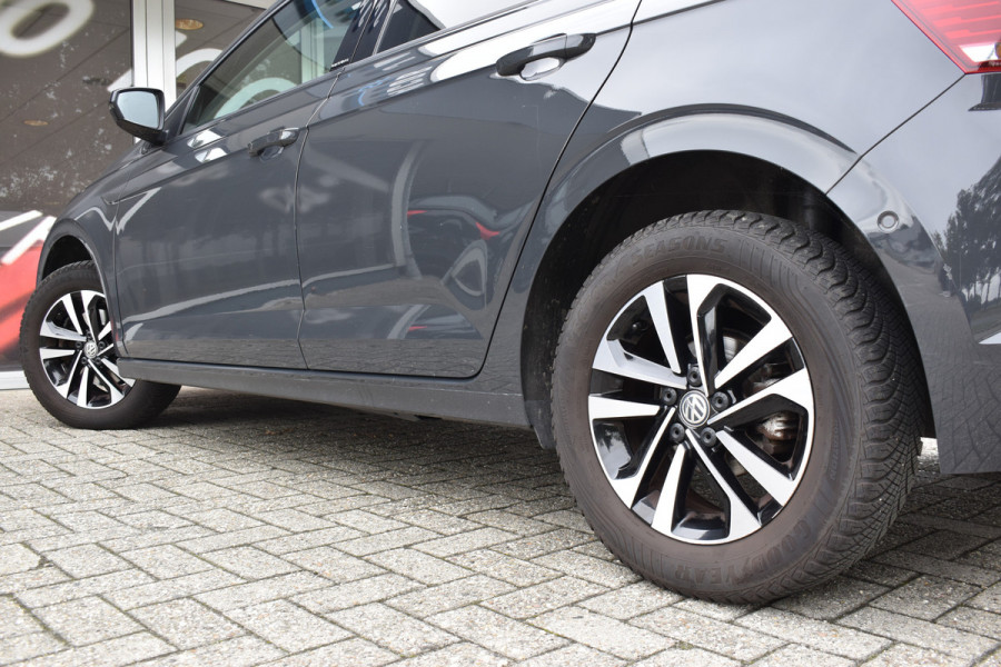 Volkswagen Polo 1.0 TSI Highline Business R / Parkassist / Adap. Cruise / Navigatie /