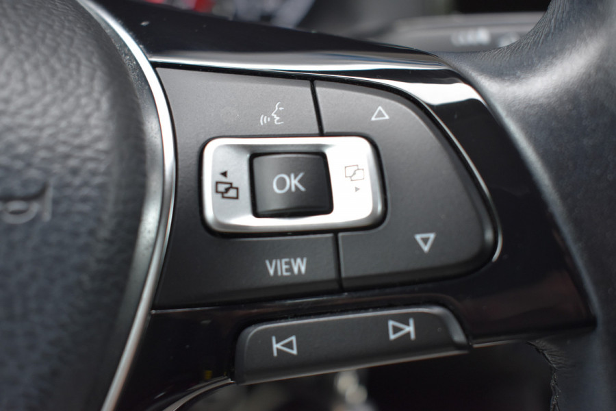 Volkswagen Polo 1.0 TSI Highline Business R / Parkassist / Adap. Cruise / Navigatie /