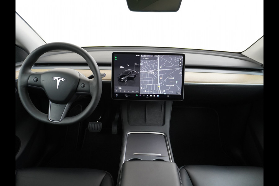 Tesla Model Y RWD LFP Warmtepomp Leder Panoramadak Memory Stoel+Stuurverwarming Camera's Navi Ecc Dog-Kampeer Modus Elek.Achterklep AMD Ryzen™ Processor Premium Audio 1e Eigenaar Origineel Nederlandse Auto