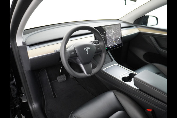 Tesla Model Y RWD LFP Warmtepomp Leder Panoramadak Memory Stoel+Stuurverwarming Camera's Navi Ecc Dog-Kampeer Modus Elek.Achterklep AMD Ryzen™ Processor Premium Audio 1e Eigenaar Origineel Nederlandse Auto