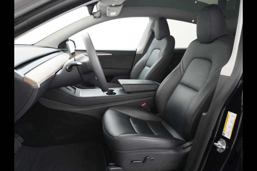 Tesla Model Y RWD LFP Warmtepomp Leder Panoramadak Memory Stoel+Stuurverwarming Camera's Navi Ecc Dog-Kampeer Modus Elek.Achterklep AMD Ryzen™ Processor Premium Audio 1e Eigenaar Origineel Nederlandse Auto