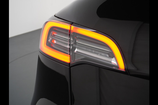 Tesla Model Y RWD LFP Warmtepomp Leder Panoramadak Memory Stoel+Stuurverwarming Camera's Navi Ecc Dog-Kampeer Modus Elek.Achterklep AMD Ryzen™ Processor Premium Audio 1e Eigenaar Origineel Nederlandse Auto