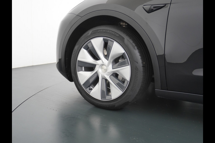 Tesla Model Y RWD LFP Warmtepomp Leder Panoramadak Memory Stoel+Stuurverwarming Camera's Navi Ecc Dog-Kampeer Modus Elek.Achterklep AMD Ryzen™ Processor Premium Audio 1e Eigenaar Origineel Nederlandse Auto