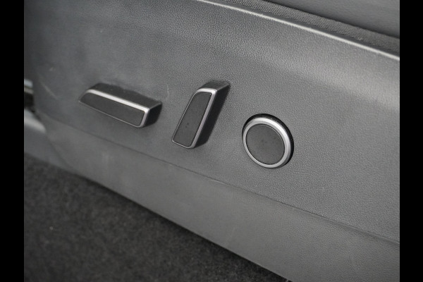 Tesla Model Y RWD LFP Warmtepomp Leder Panoramadak Memory Stoel+Stuurverwarming Camera's Navi Ecc Dog-Kampeer Modus Elek.Achterklep AMD Ryzen™ Processor Premium Audio 1e Eigenaar Origineel Nederlandse Auto