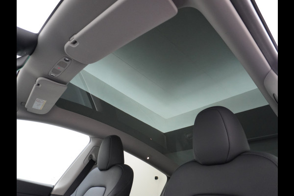 Tesla Model Y RWD LFP Warmtepomp Leder Panoramadak Memory Stoel+Stuurverwarming Camera's Navi Ecc Dog-Kampeer Modus Elek.Achterklep AMD Ryzen™ Processor Premium Audio 1e Eigenaar Origineel Nederlandse Auto