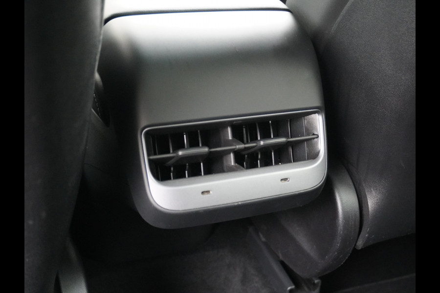 Tesla Model Y RWD LFP Warmtepomp Leder Panoramadak Memory Stoel+Stuurverwarming Camera's Navi Ecc Dog-Kampeer Modus Elek.Achterklep AMD Ryzen™ Processor Premium Audio 1e Eigenaar Origineel Nederlandse Auto
