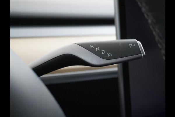 Tesla Model Y RWD LFP Warmtepomp Leder Panoramadak Memory Stoel+Stuurverwarming Camera's Navi Ecc Dog-Kampeer Modus Elek.Achterklep AMD Ryzen™ Processor Premium Audio 1e Eigenaar Origineel Nederlandse Auto