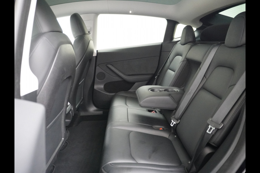 Tesla Model Y RWD LFP Warmtepomp Leder Panoramadak Memory Stoel+Stuurverwarming Camera's Navi Ecc Dog-Kampeer Modus Elek.Achterklep AMD Ryzen™ Processor Premium Audio 1e Eigenaar Origineel Nederlandse Auto