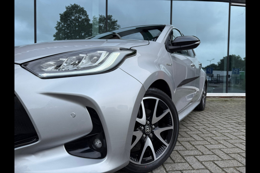 Toyota Yaris 1.5 Hybrid Executive - Automaat - Panoramadak- Navi - Trekhaak - Org.NL