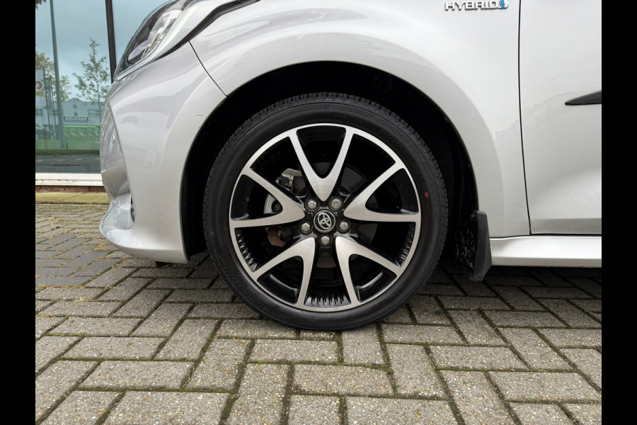 Toyota Yaris 1.5 Hybrid Executive - Automaat - Panoramadak- Navi - Trekhaak - Org.NL