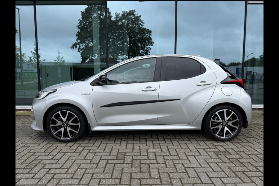 Toyota Yaris 1.5 Hybrid Executive - Automaat - Panoramadak- Navi - Trekhaak - Org.NL
