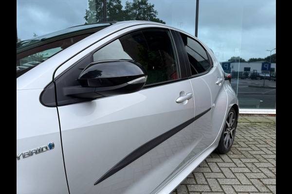 Toyota Yaris 1.5 Hybrid Executive - Automaat - Panoramadak- Navi - Trekhaak - Org.NL