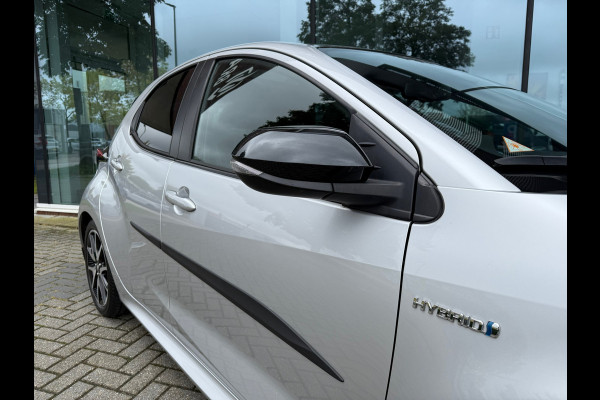 Toyota Yaris 1.5 Hybrid Executive - Automaat - Panoramadak- Navi - Trekhaak - Org.NL