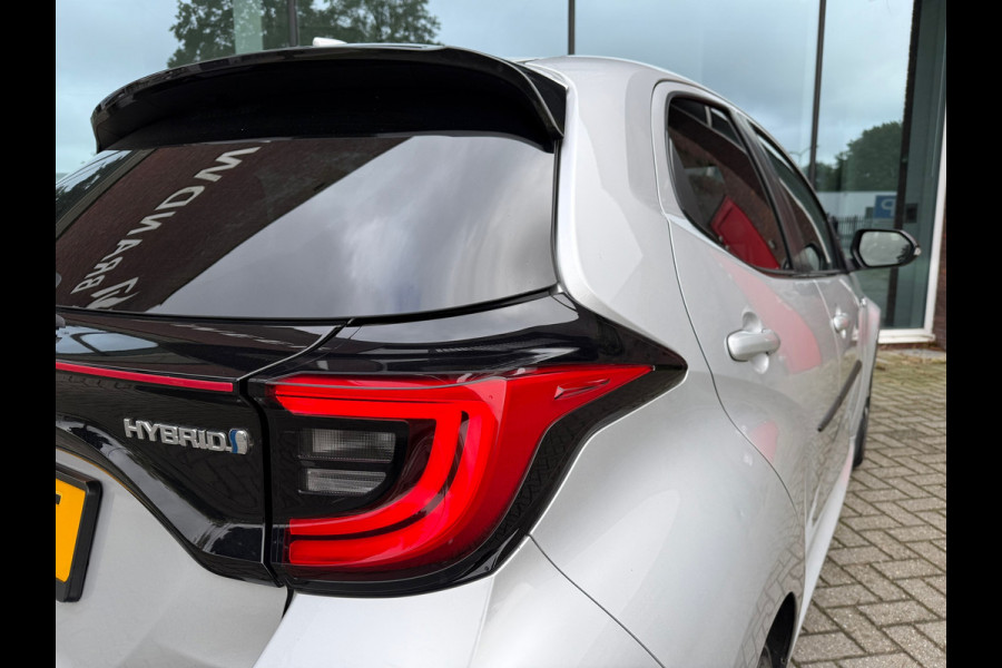 Toyota Yaris 1.5 Hybrid Executive - Automaat - Panoramadak- Navi - Trekhaak - Org.NL