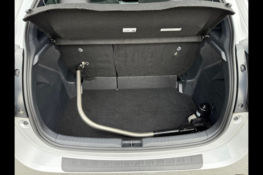 Toyota Yaris 1.5 Hybrid Executive - Automaat - Panoramadak- Navi - Trekhaak - Org.NL