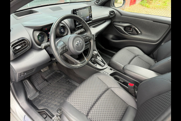 Toyota Yaris 1.5 Hybrid Executive - Automaat - Panoramadak- Navi - Trekhaak - Org.NL