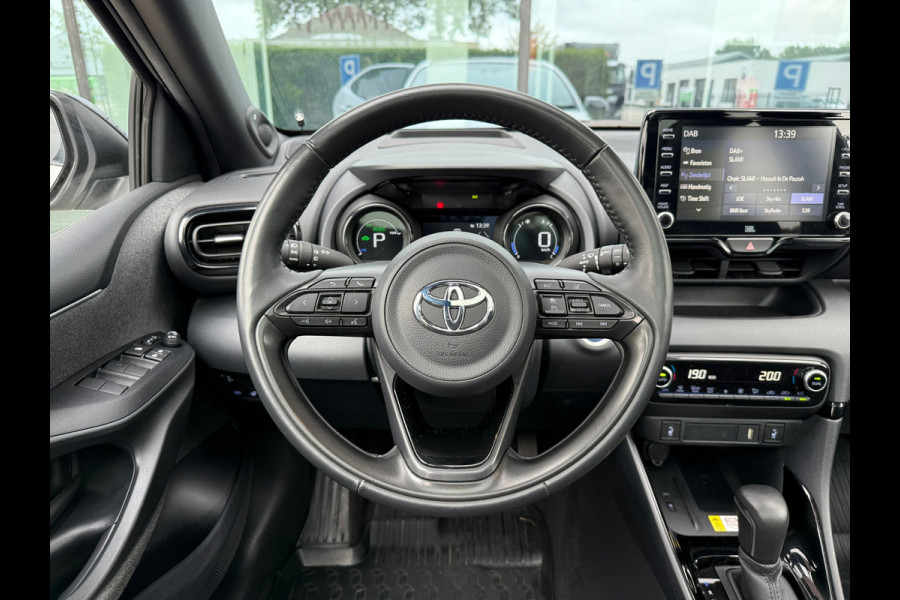 Toyota Yaris 1.5 Hybrid Executive - Automaat - Panoramadak- Navi - Trekhaak - Org.NL