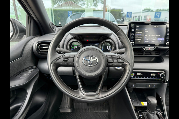 Toyota Yaris 1.5 Hybrid Executive - Automaat - Panoramadak- Navi - Trekhaak - Org.NL