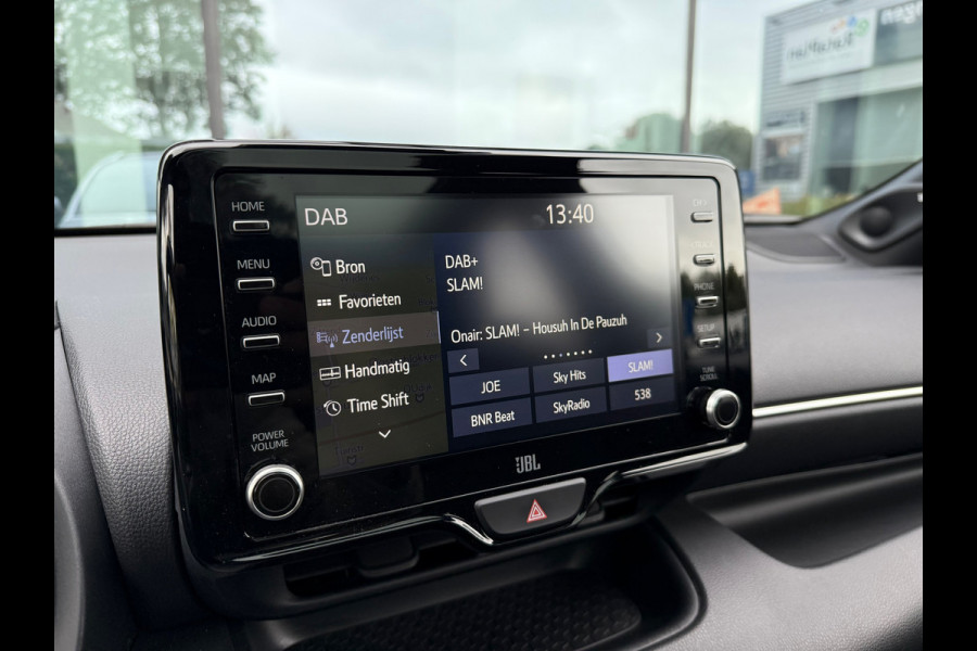 Toyota Yaris 1.5 Hybrid Executive - Automaat - Panoramadak- Navi - Trekhaak - Org.NL