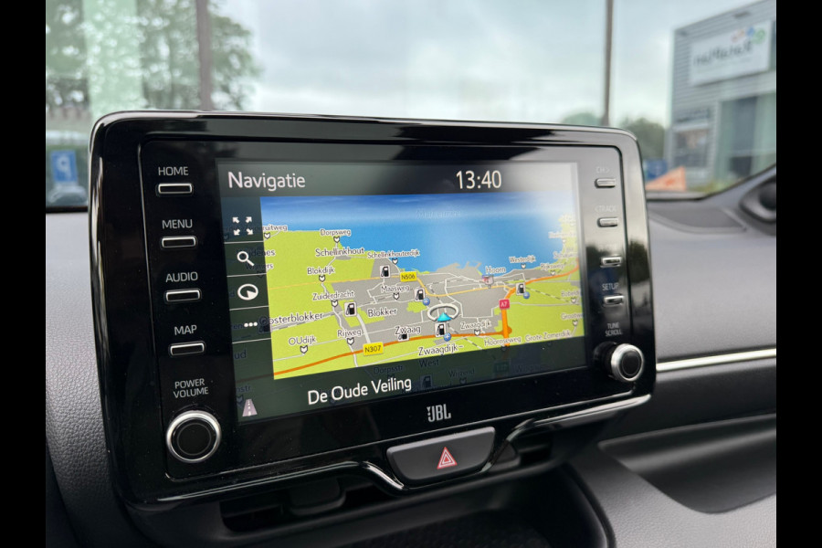 Toyota Yaris 1.5 Hybrid Executive - Automaat - Panoramadak- Navi - Trekhaak - Org.NL