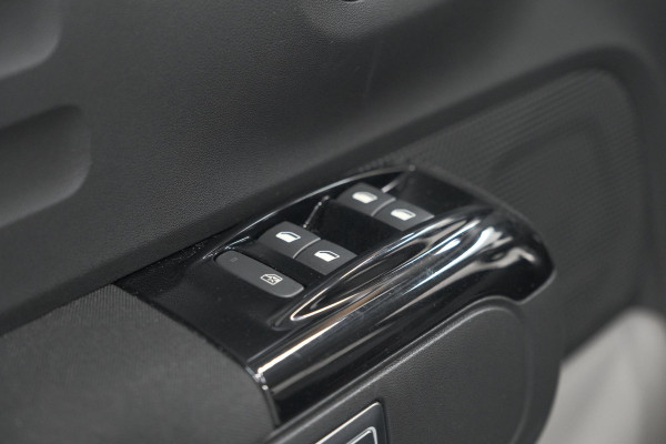 Citroën C3 PureTech 82 C-Series | Parkeersensoren | Navigatie | Climate Control | Apple Carplay Citroën C3 PureTech 82 C-Series | Parkeersensoren | Navigatie | Climate Control | Apple Carplay