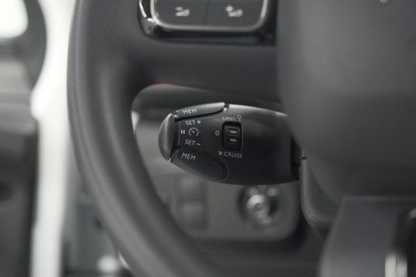 Citroën C3 PureTech 82 C-Series | Parkeersensoren | Navigatie | Climate Control | Apple Carplay Citroën C3 PureTech 82 C-Series | Parkeersensoren | Navigatie | Climate Control | Apple Carplay